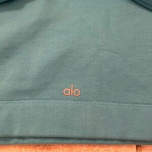Women’s size small Alo cropped bae hoodie